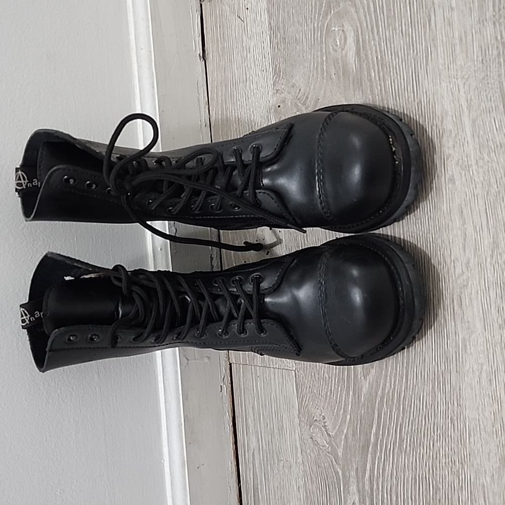 ANARCHIC Black Boots  😍